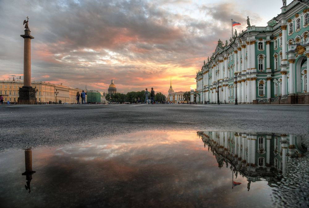 На Дворцовой площади