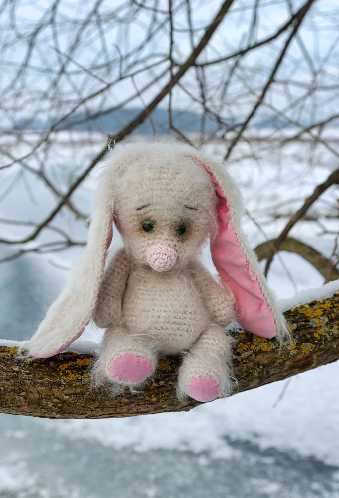 Грустный зайчик