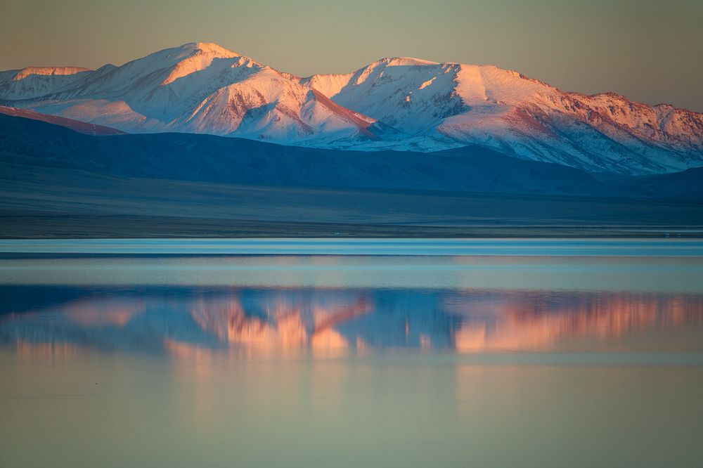 Вечернее озеро Толбо-Нуур,