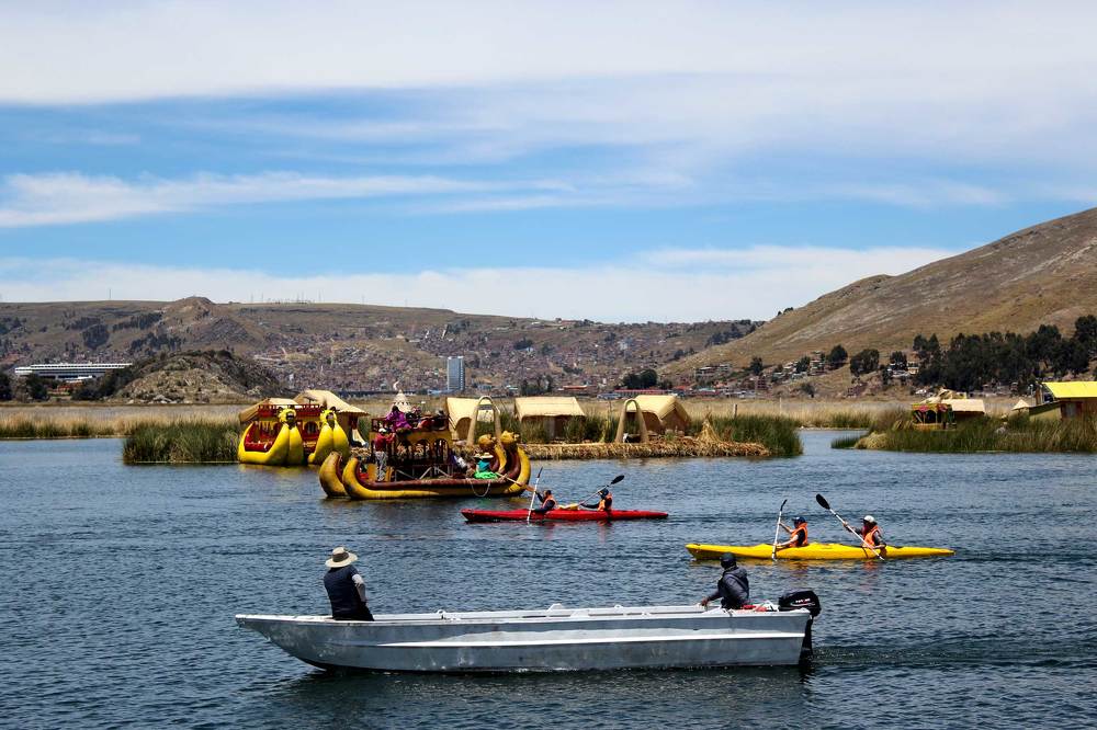 Navegando el Lago Titikaka - Puno, Perú