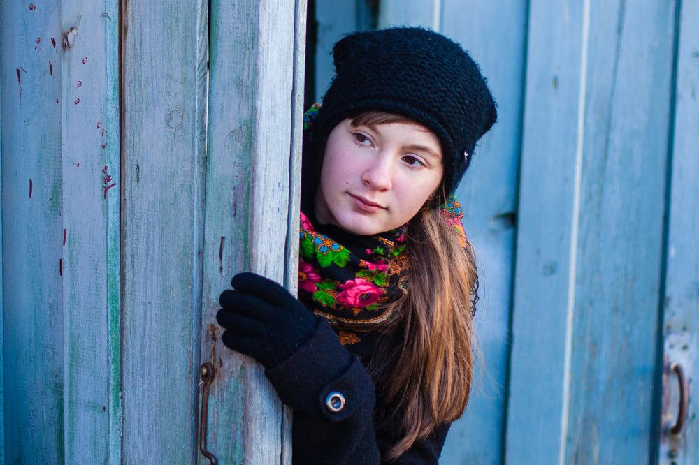 Девочка за синей дверью