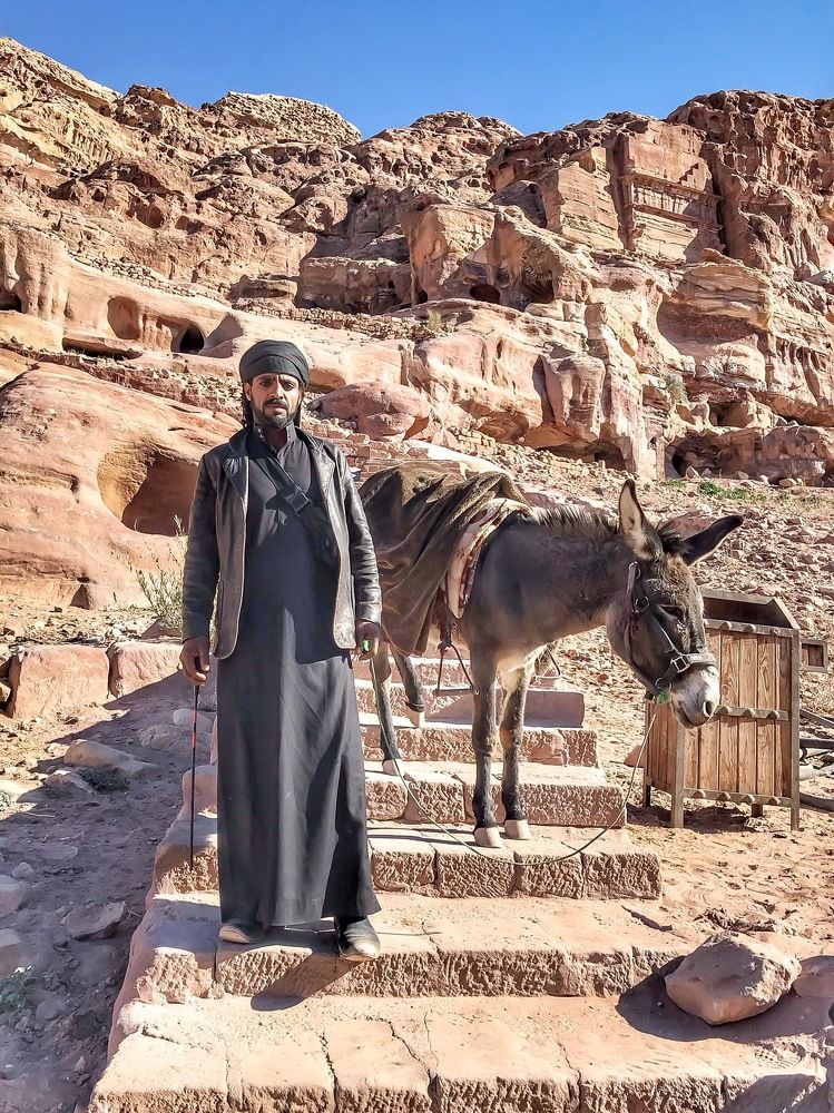 Man in Petra by @funnyradish