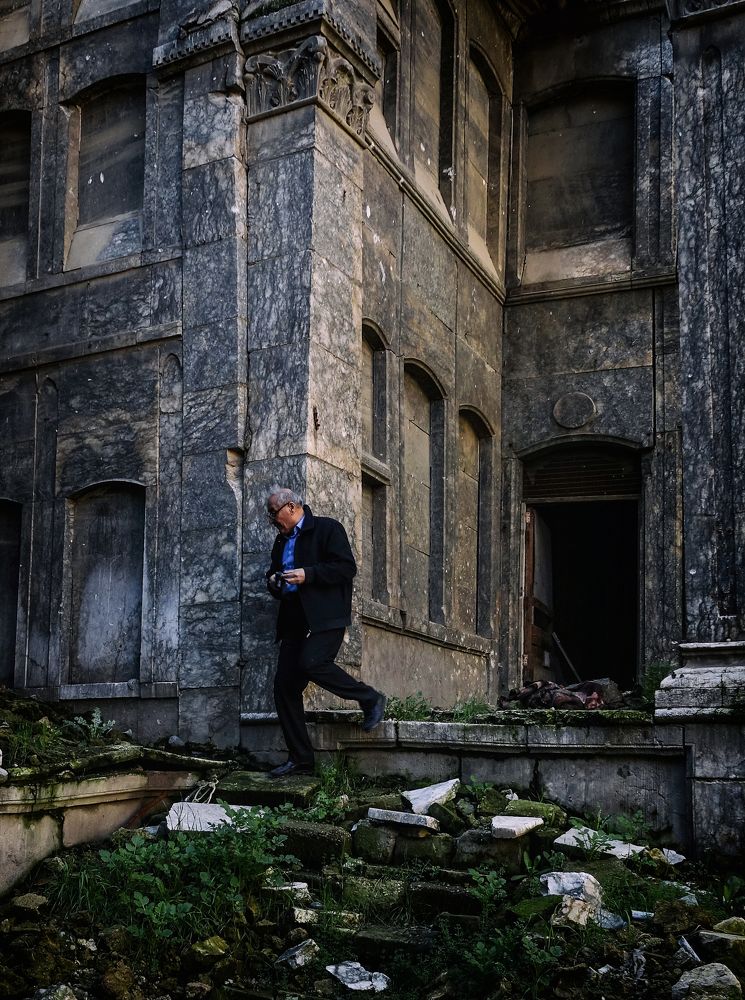 Photographer in Old Mosul