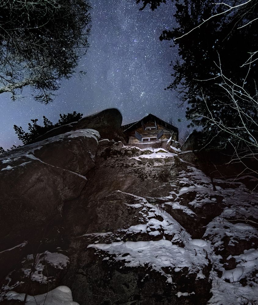 Лесная избушка