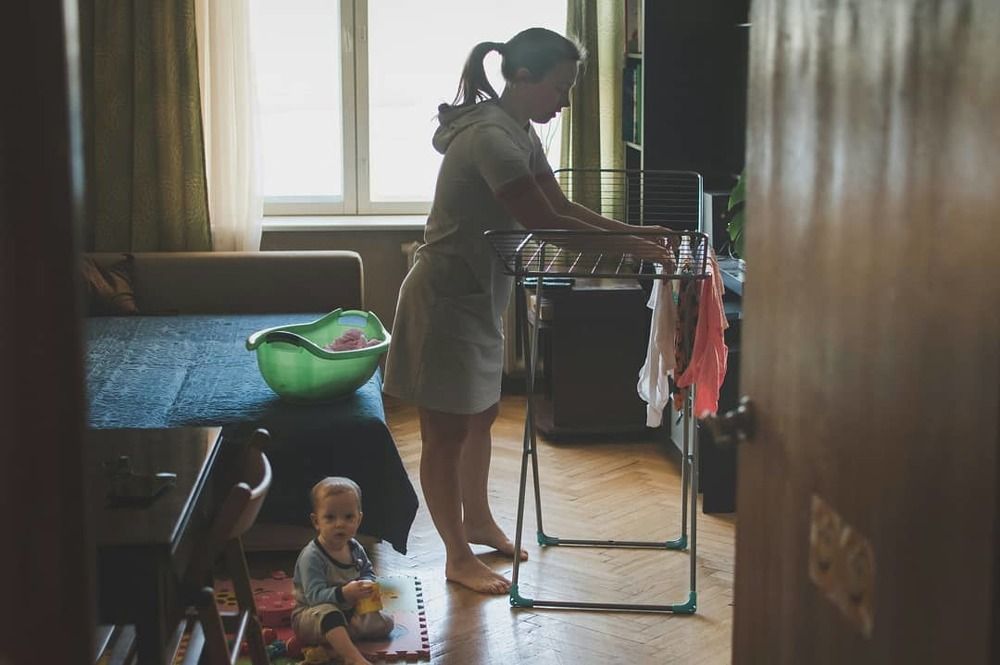 Подглядывая