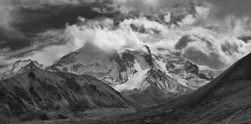 Эльбрус сердится