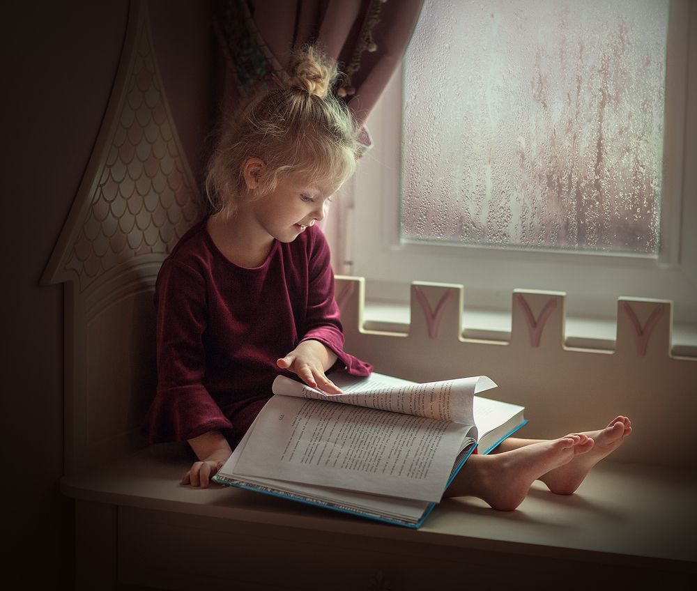 Даже когда еще не умеешь читать, книги уже увлекают...