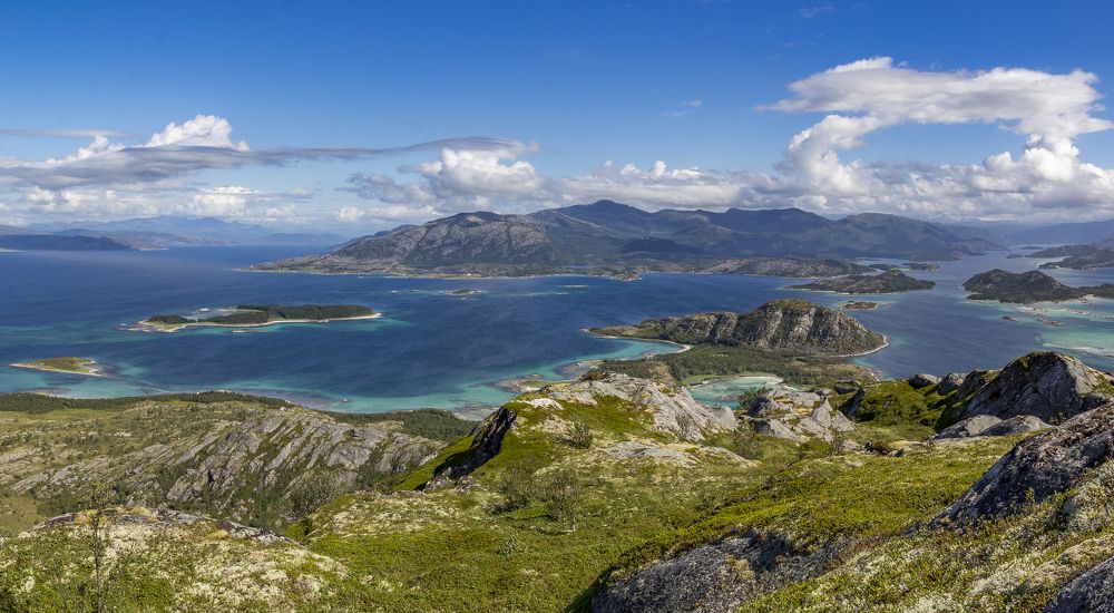 Панорамный вид с вершины горы