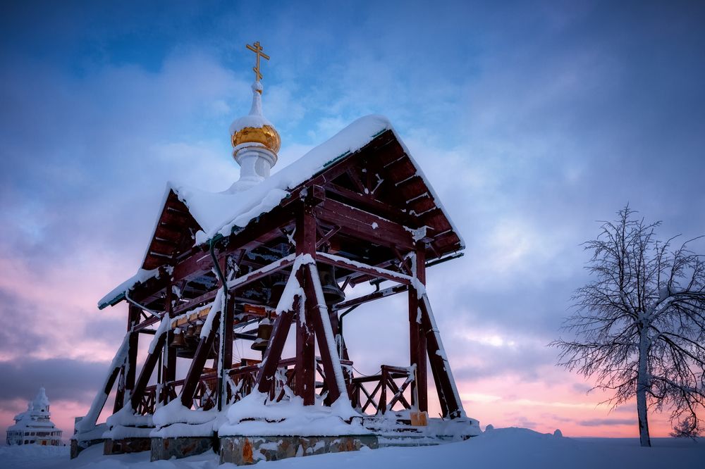 Монастырская звонница.