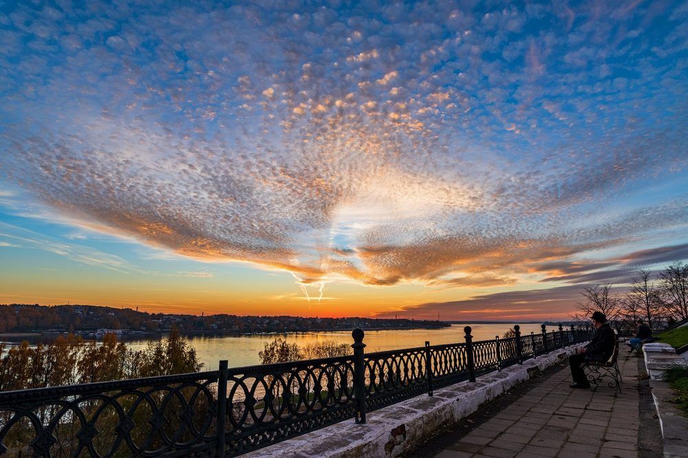 Осенний вечер в Костроме