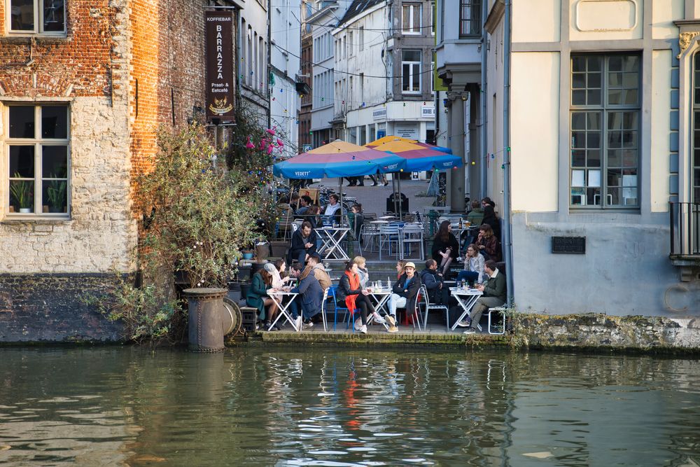 На том берегу