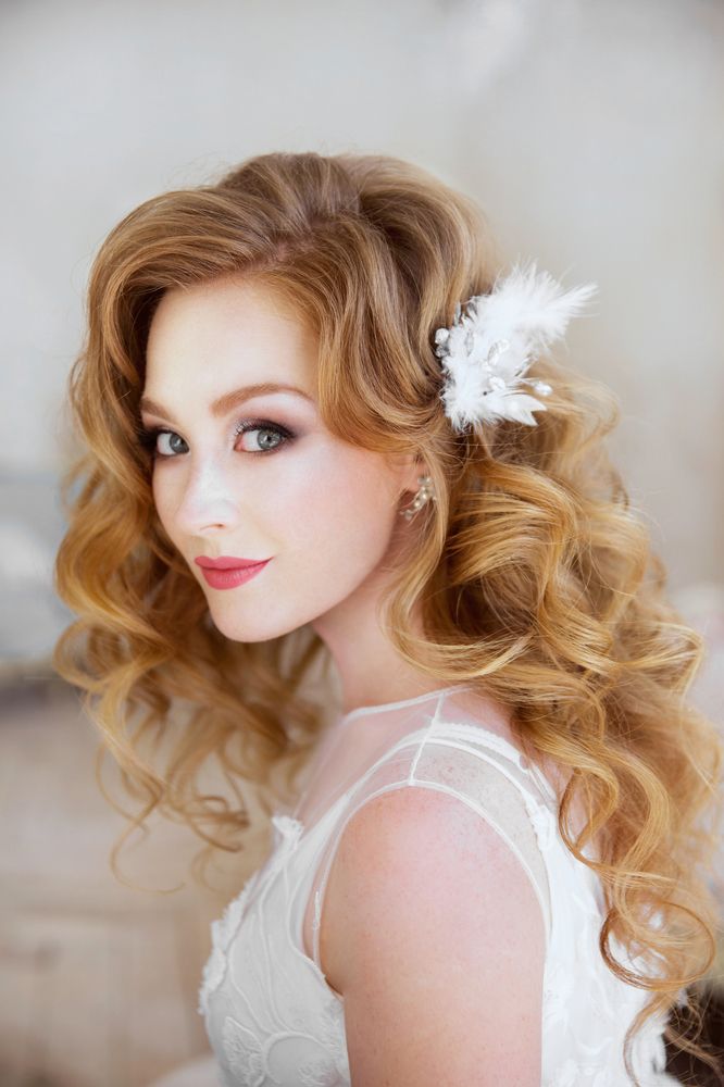 Девушка в белом