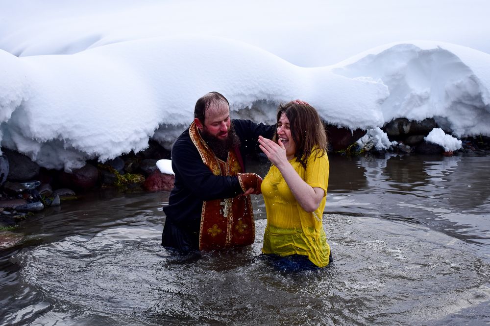 Святое купание в горной реке