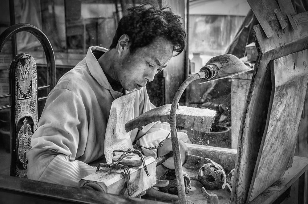 ТВОРЕЦ НЕФРИТОВЫХ ДРАКОНОВ.