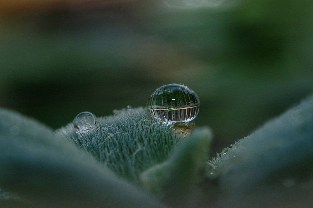 Round cystral water ball