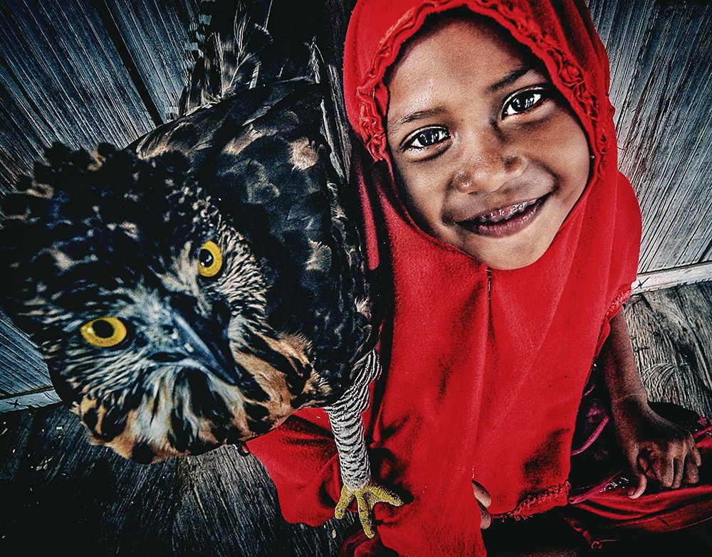 Litle Girl and Eagle