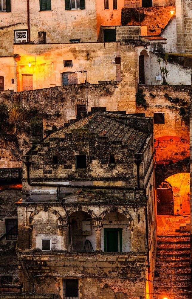 Предрассветная древняя Матера, Италия