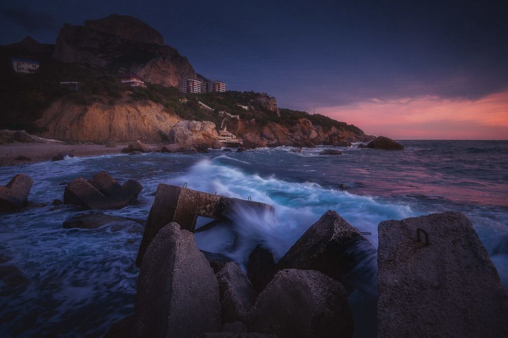 Закат в бухте Ласпи.