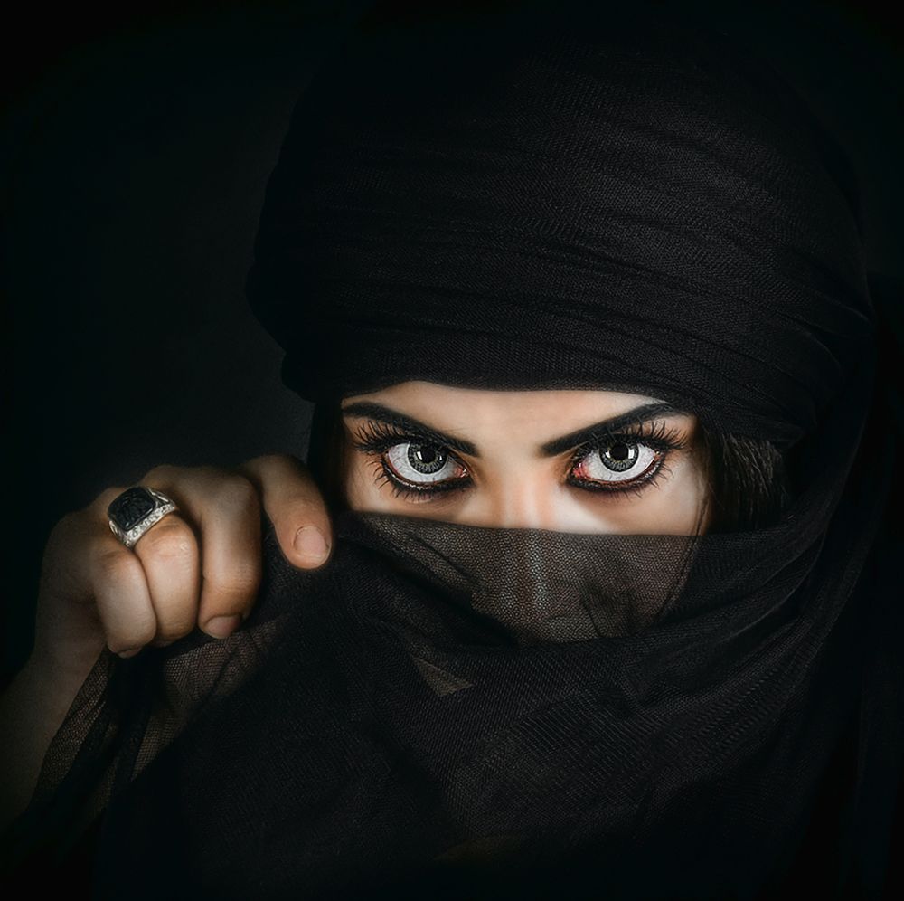 The eyes of an Arab woman