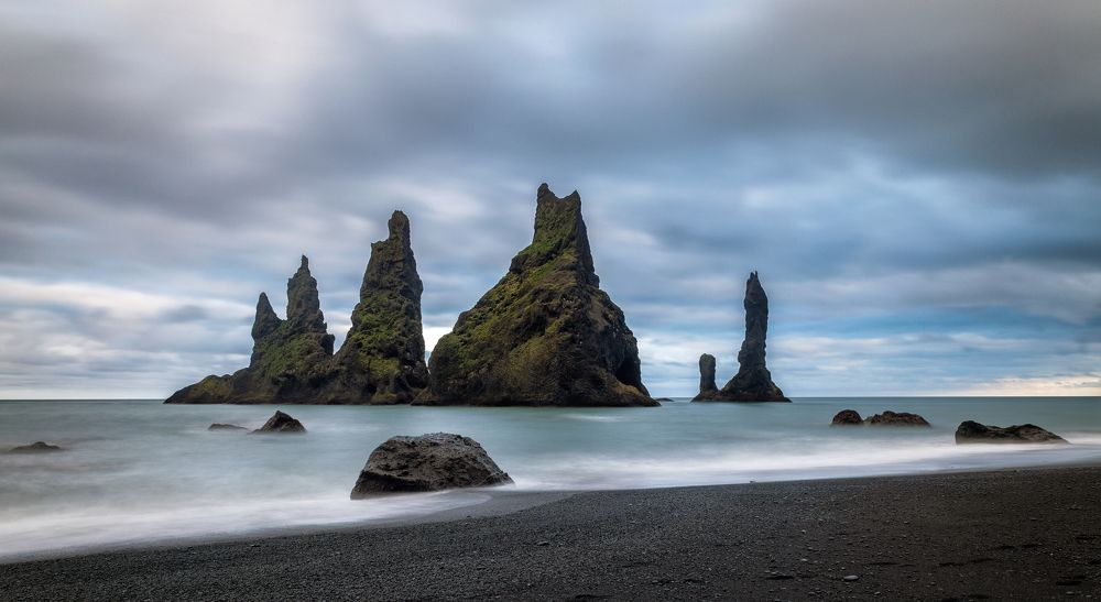 Скалы Reynisdrangar