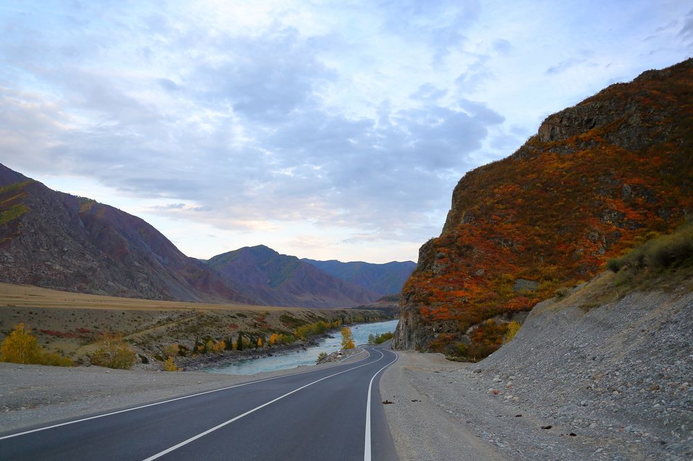 Есть по чуйскому тракту дорога