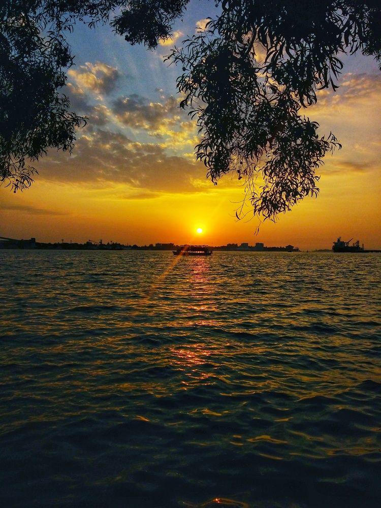 Sun is ready to hide behind the beauty of Kochi