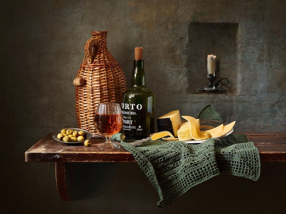 ...и кусочек сыра.