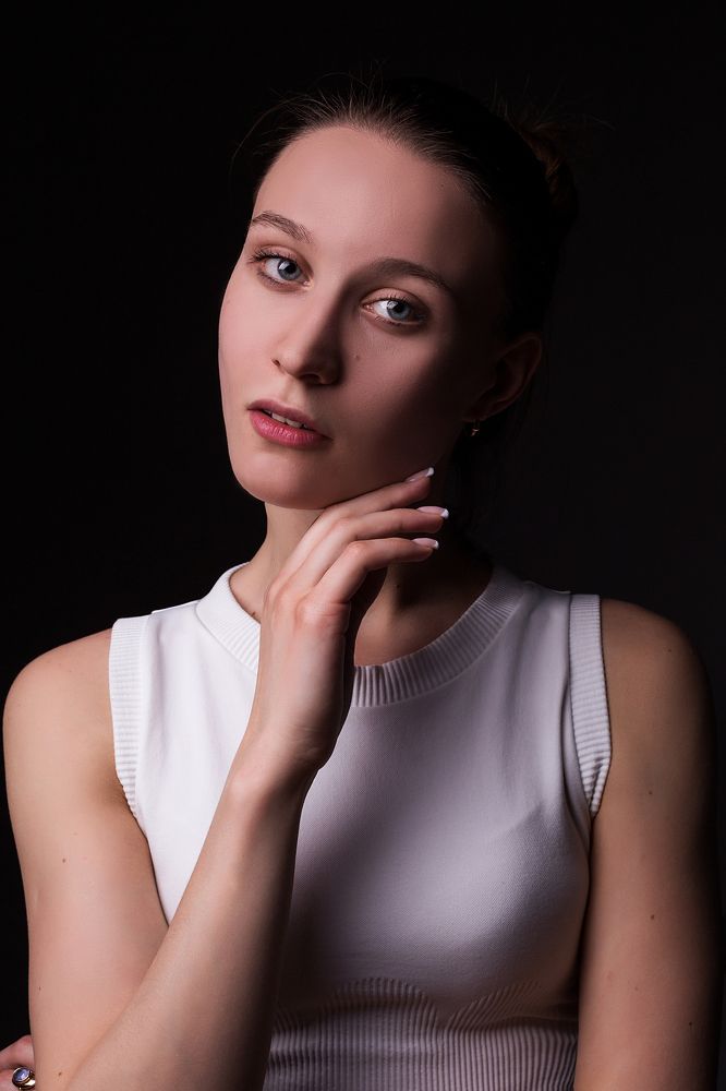 Девушка с сережкой