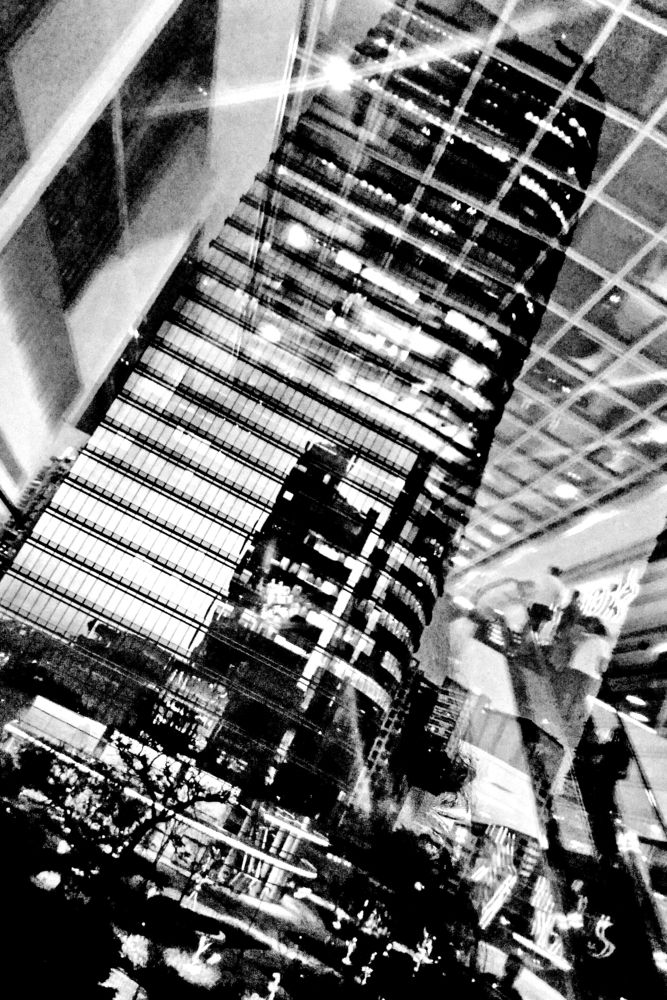 Reflections on São Paulo's sunset