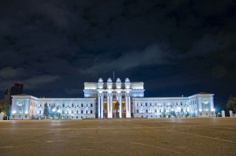 Пока город спал...
