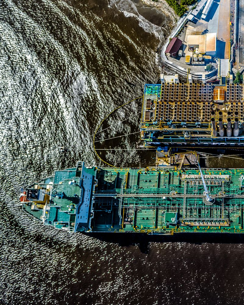 HDR Freighter supplying electric plant