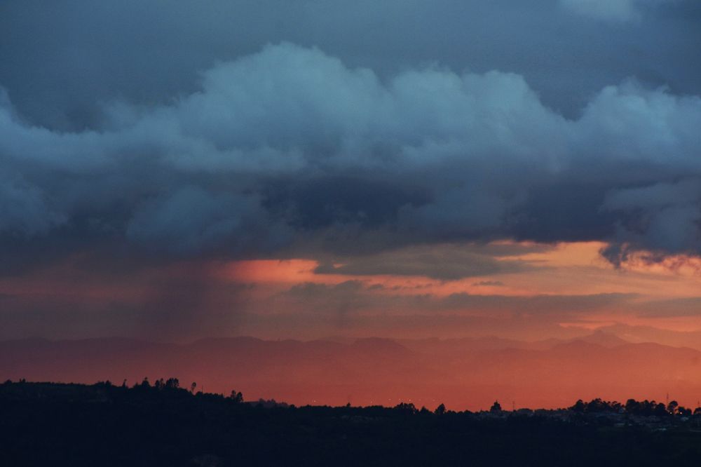 atardecer en la cordillera de los andes