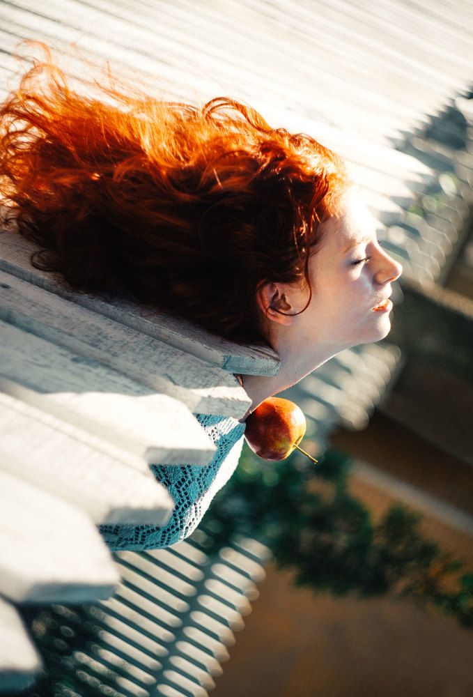 the girl with the apple