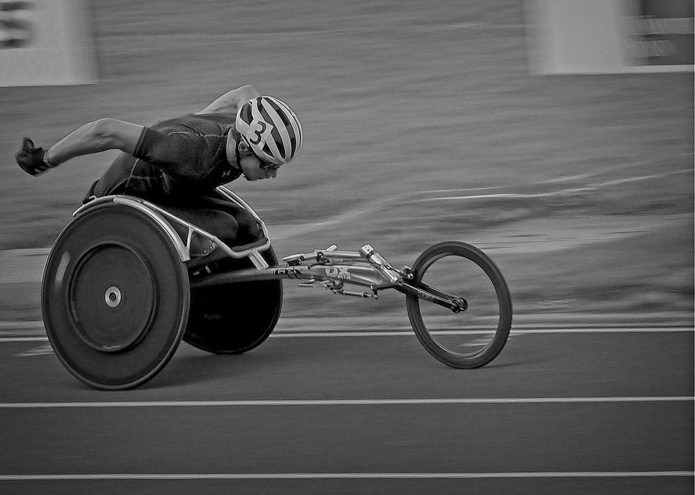 Wheelchair speed racer