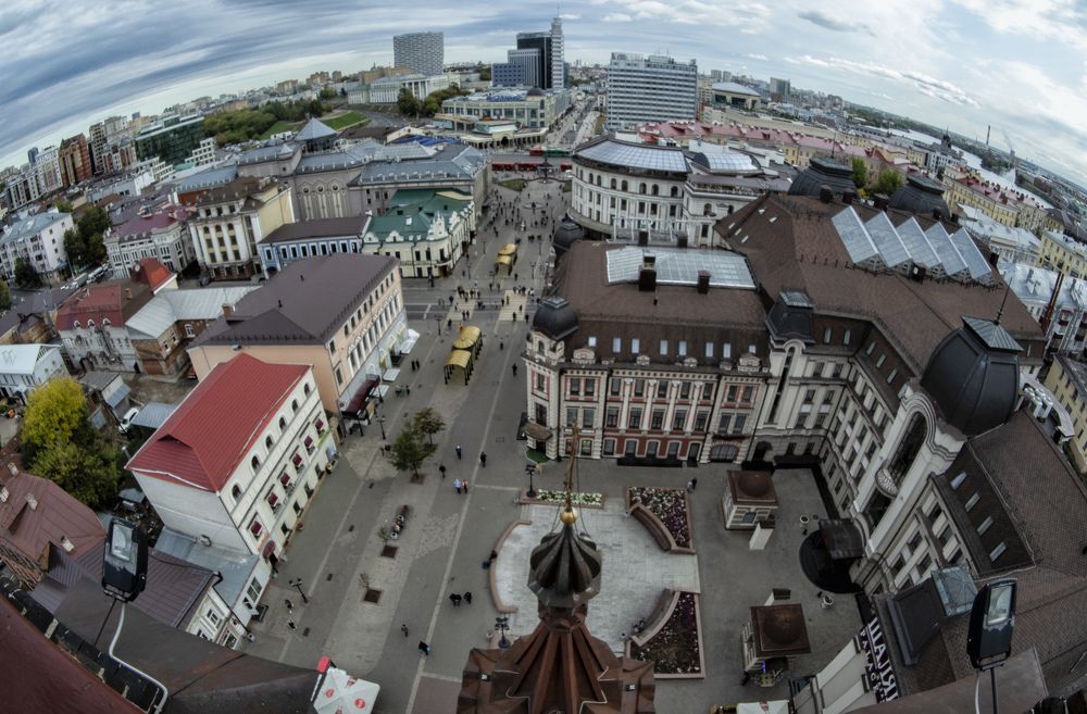 Вид на Казань с колокольни Богоявленского собора