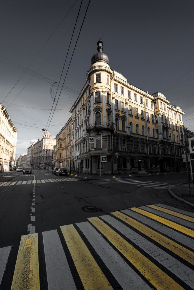 Желто-серый Петербург