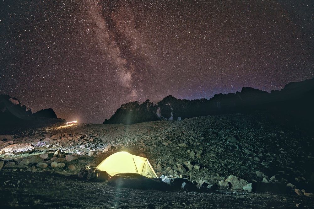 Палатка под звёздным небом Кыргызстана