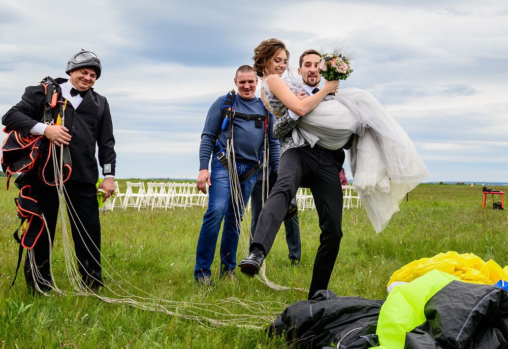 Парашютисты...