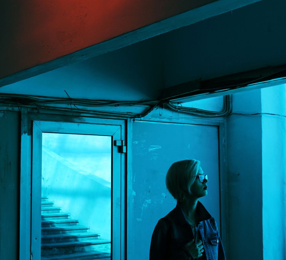 Девушка в очках