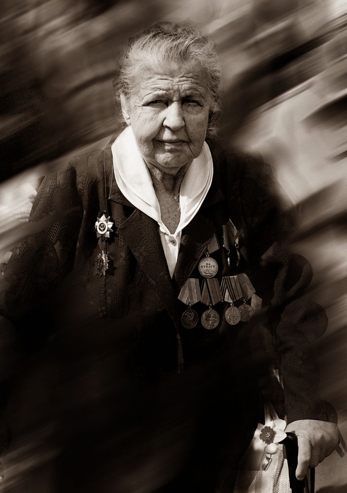 в этот день....