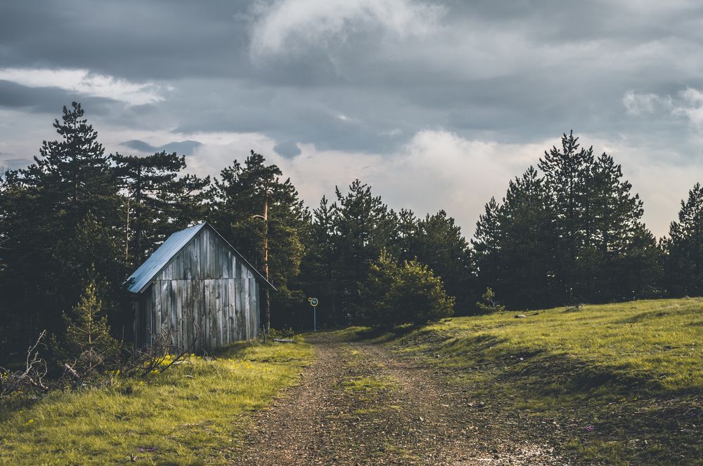 A shed along the way