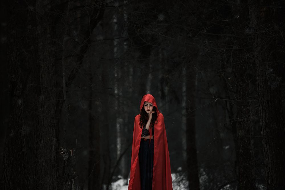 Красное во мраке