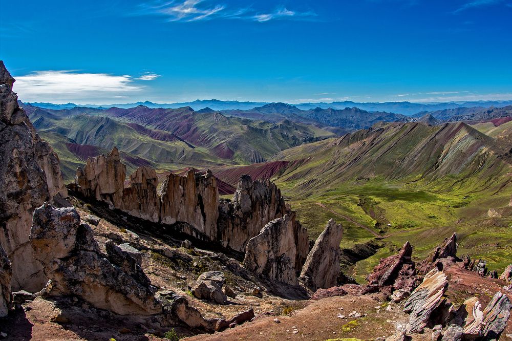 Радужные горы Перу