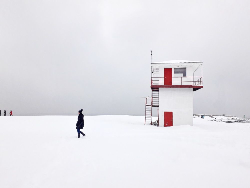 Прогулки по пляжу зимой