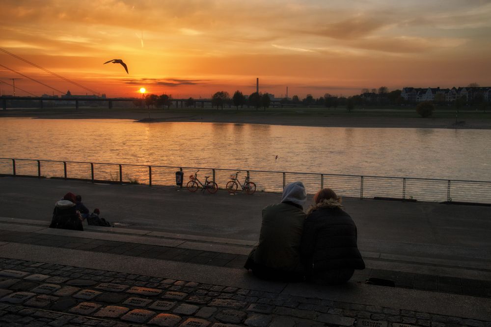 Закат над Рейном.