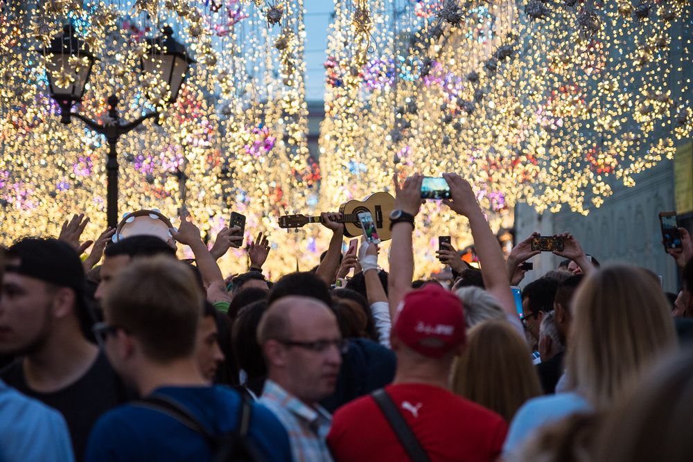 Круглосуточные тусовщики