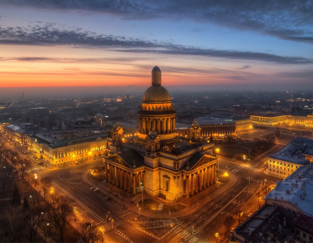 Утро Петербурга...