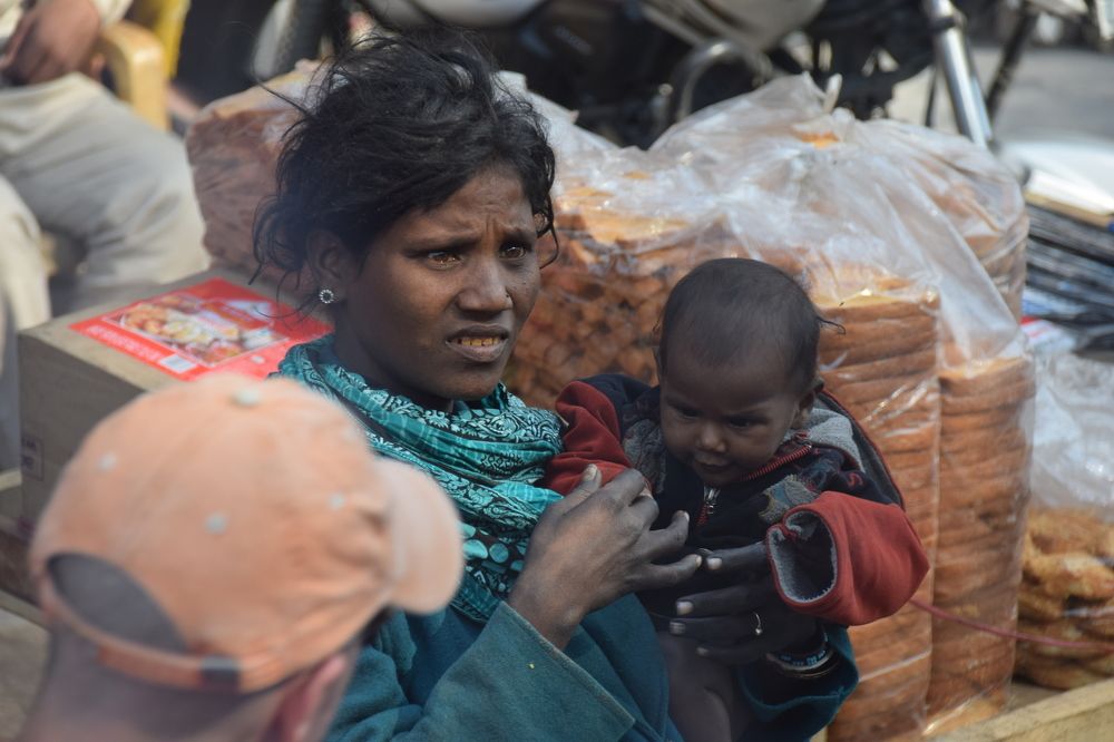 Подайте ребенку! Дели