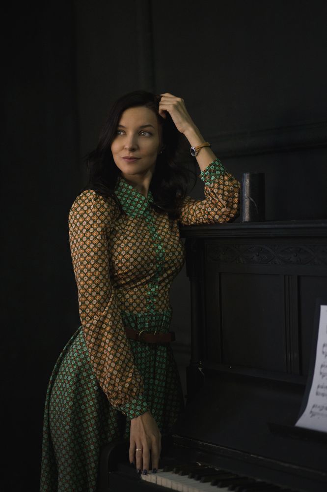 Девушка и пианино