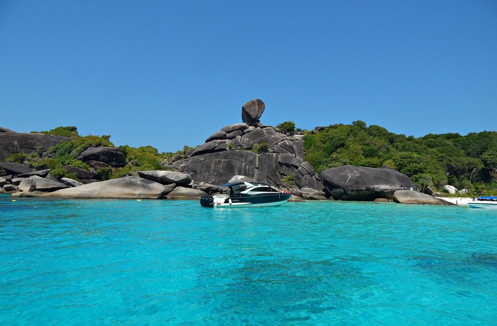 Висячий камень.